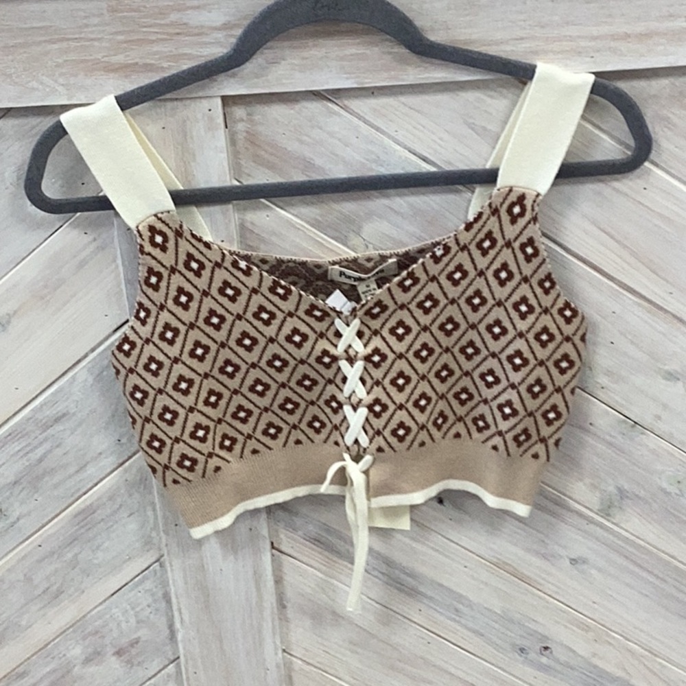 Brand new womens/juniors knit crop top